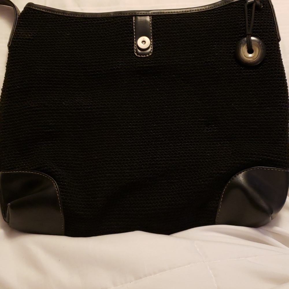 Woven shoulder bag